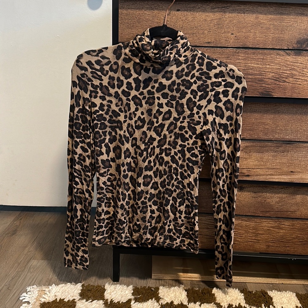 H&M super soft cheetah turtleneck
